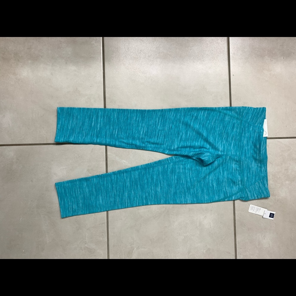 NWT Gap exercise pants